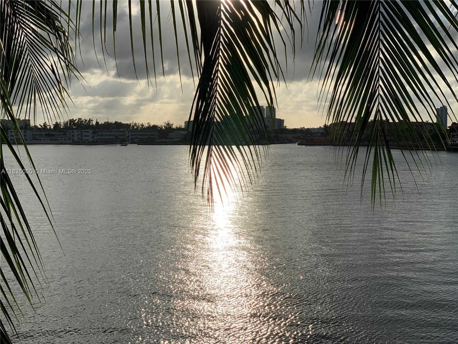 Small Image of 17150 NORTH BAY RD #2308, Sunny Isles Beach Number 32