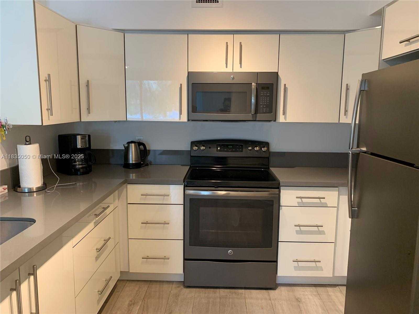 Small Image of 17150 NORTH BAY RD #2308, Sunny Isles Beach Number 9