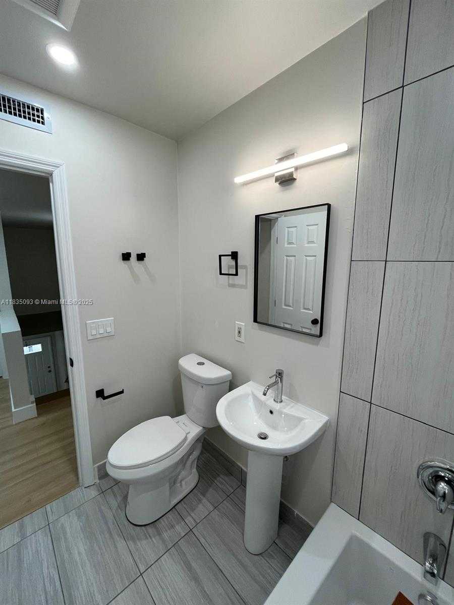 Small Image of 441 NORTH WEST 83RD ST #441, Miami Number 24