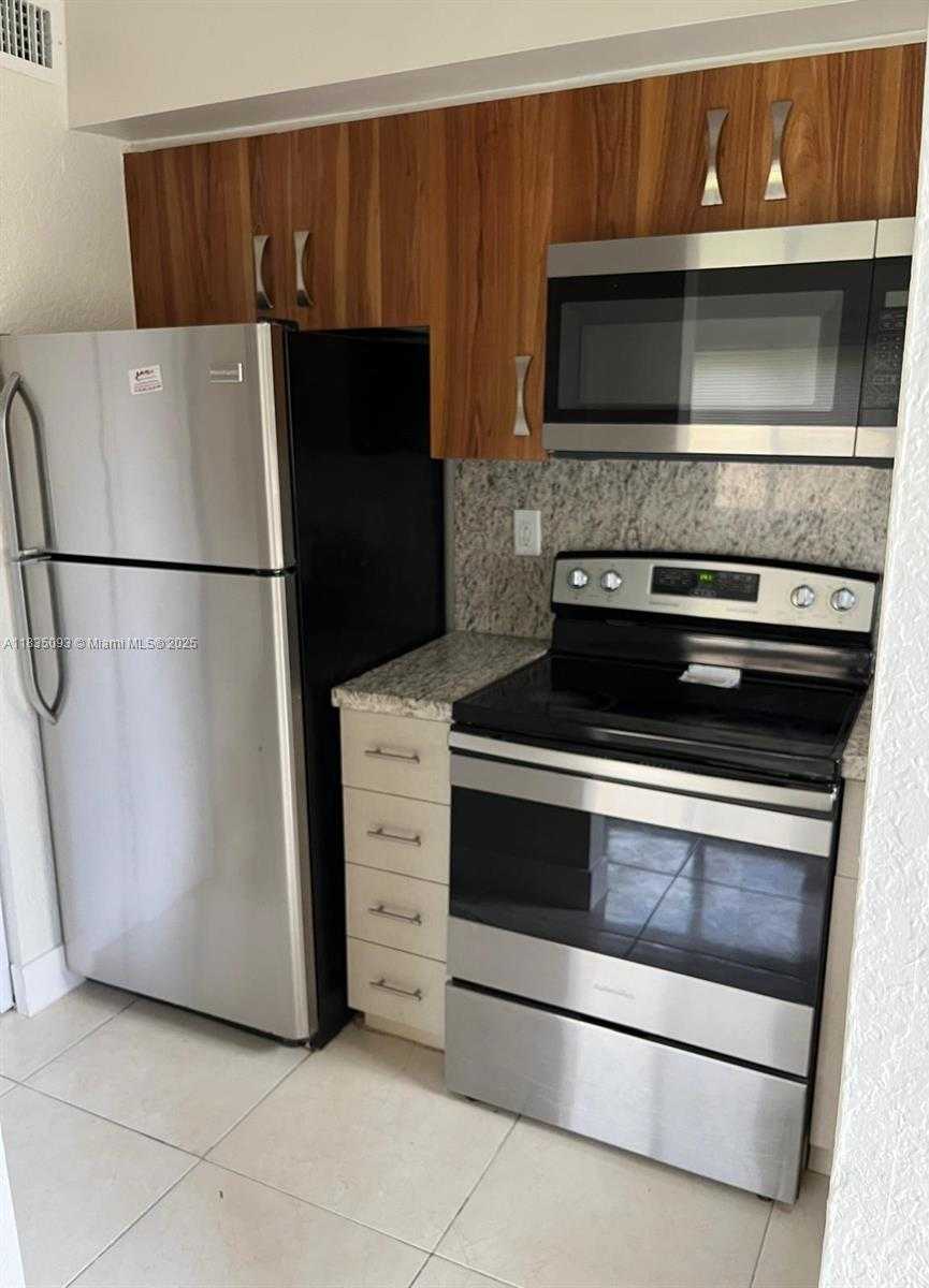 Small Image of 441 NORTH WEST 83RD ST #441, Miami Number 3