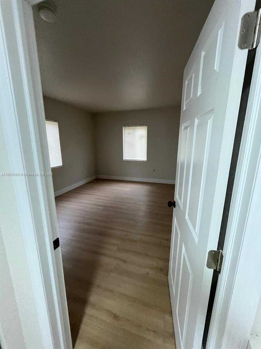 Small Image of 441 NORTH WEST 83RD ST #441, Miami Number 32