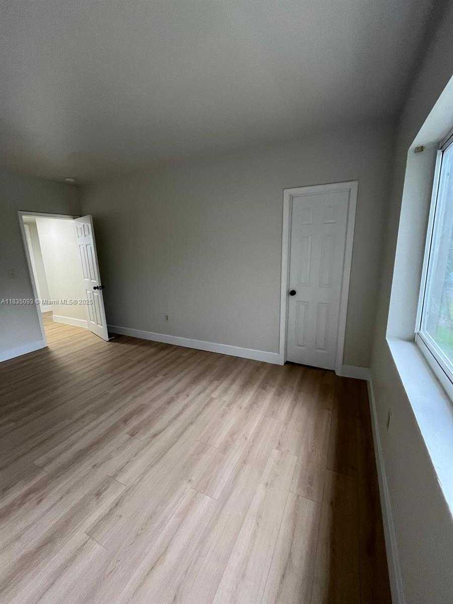Small Image of 441 NORTH WEST 83RD ST #441, Miami Number 36
