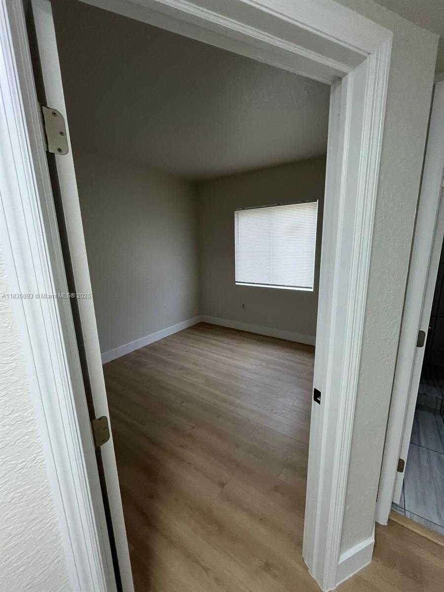 Small Image of 441 NORTH WEST 83RD ST #441, Miami Number 37