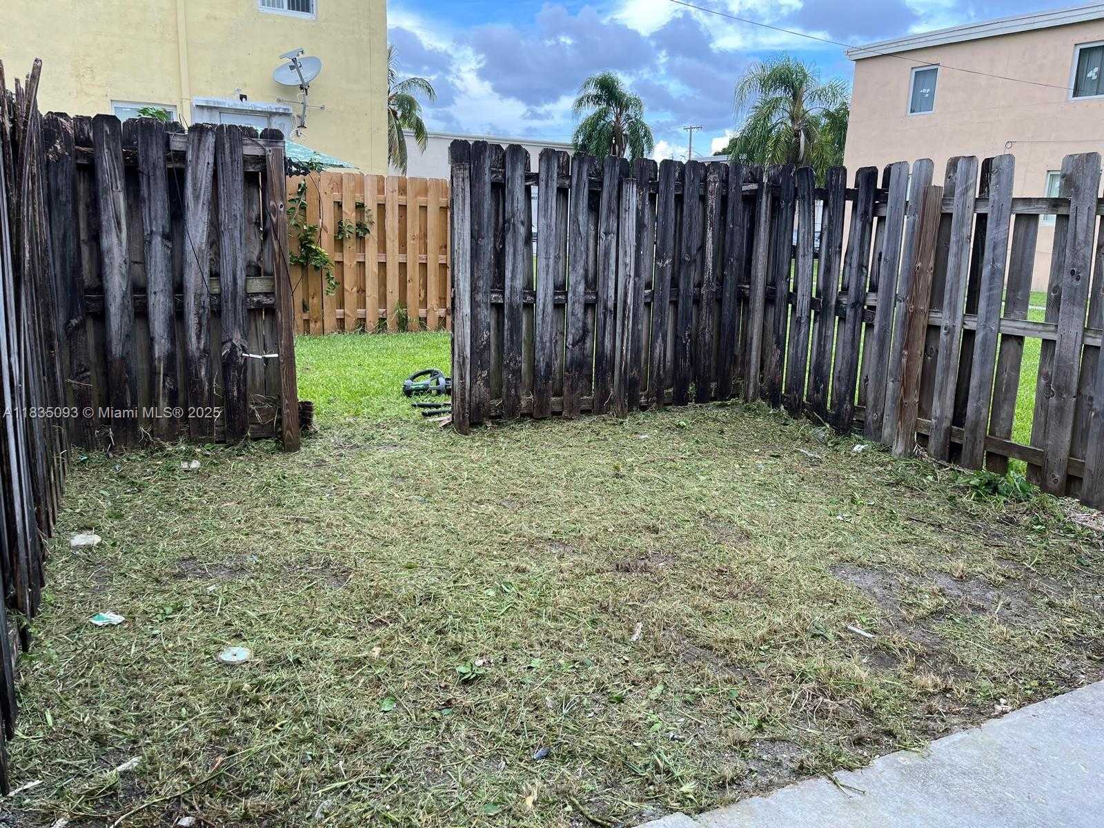 Small Image of 441 NORTH WEST 83RD ST #441, Miami Number 39