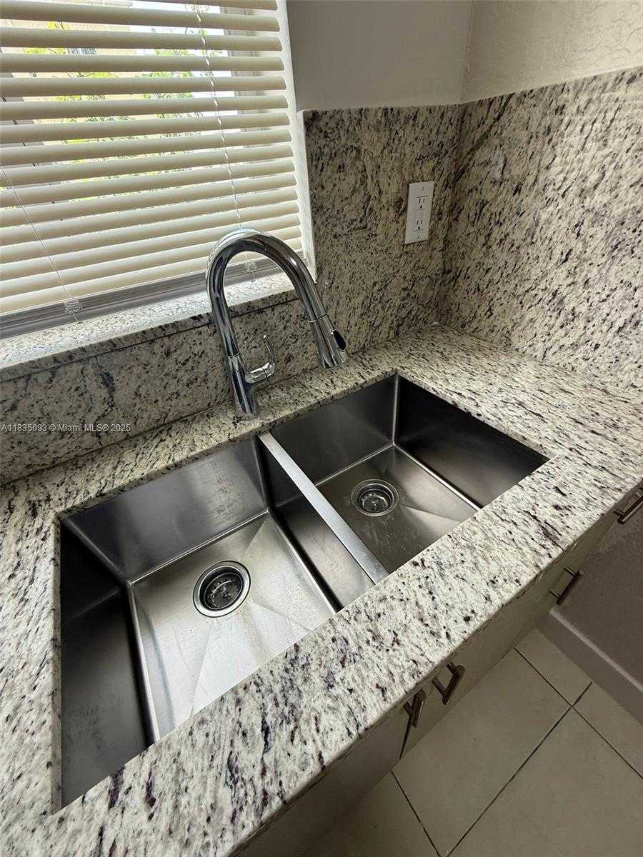 Small Image of 441 NORTH WEST 83RD ST #441, Miami Number 7