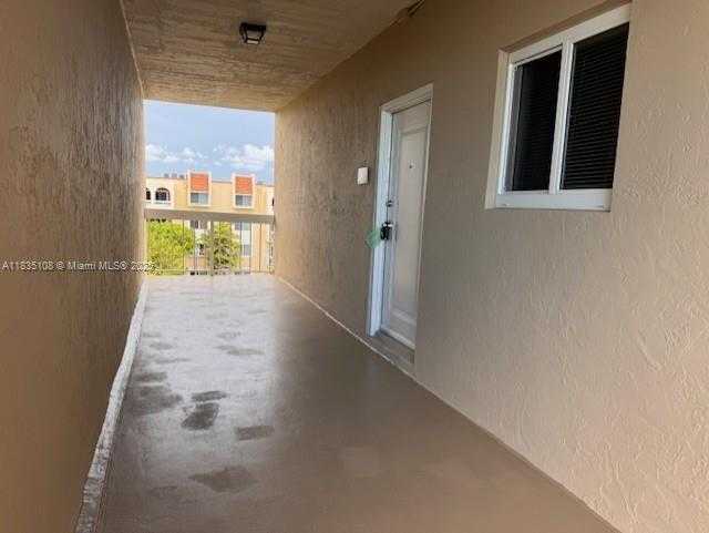 Small Image of 7732 CAMINO REAL #F401, Miami Number 21