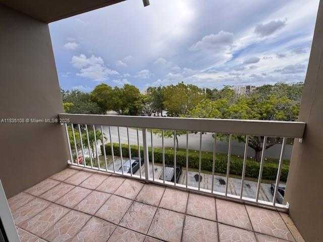 Small Image of 7732 CAMINO REAL #F401, Miami Number 5