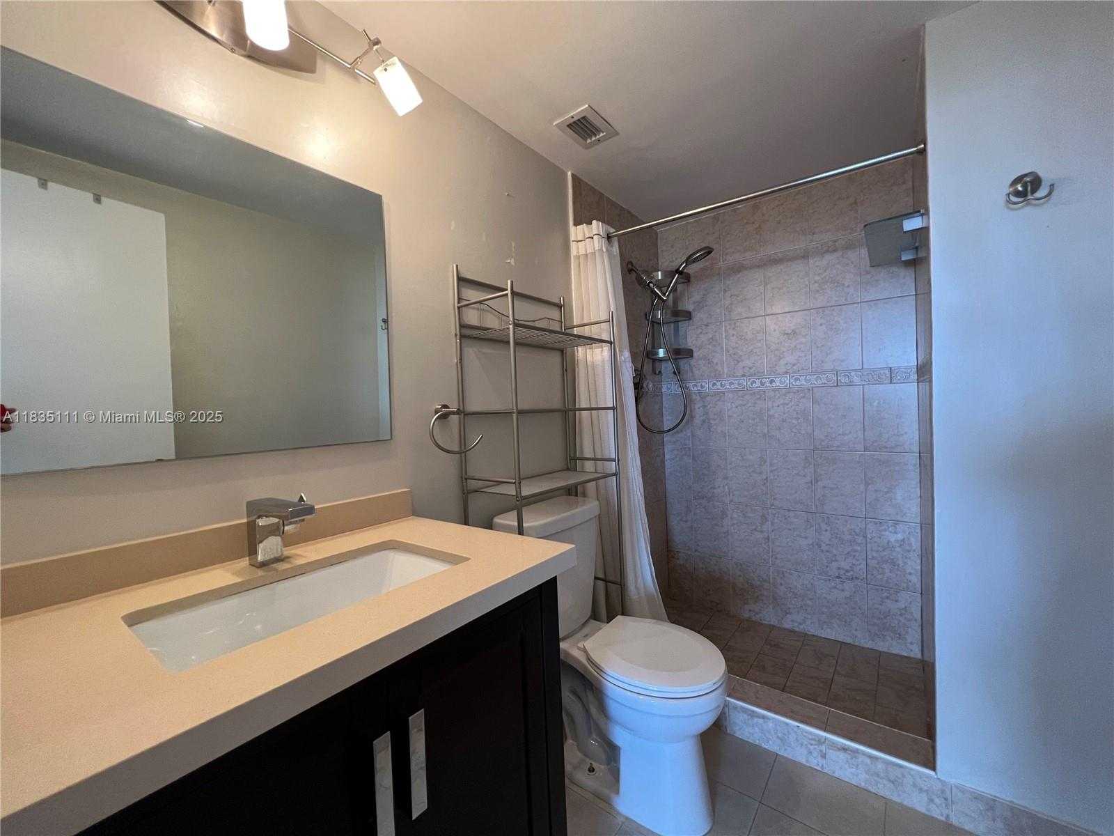 Small Image of 7441 WAYNE AVE #6Q, Miami Beach Number 10