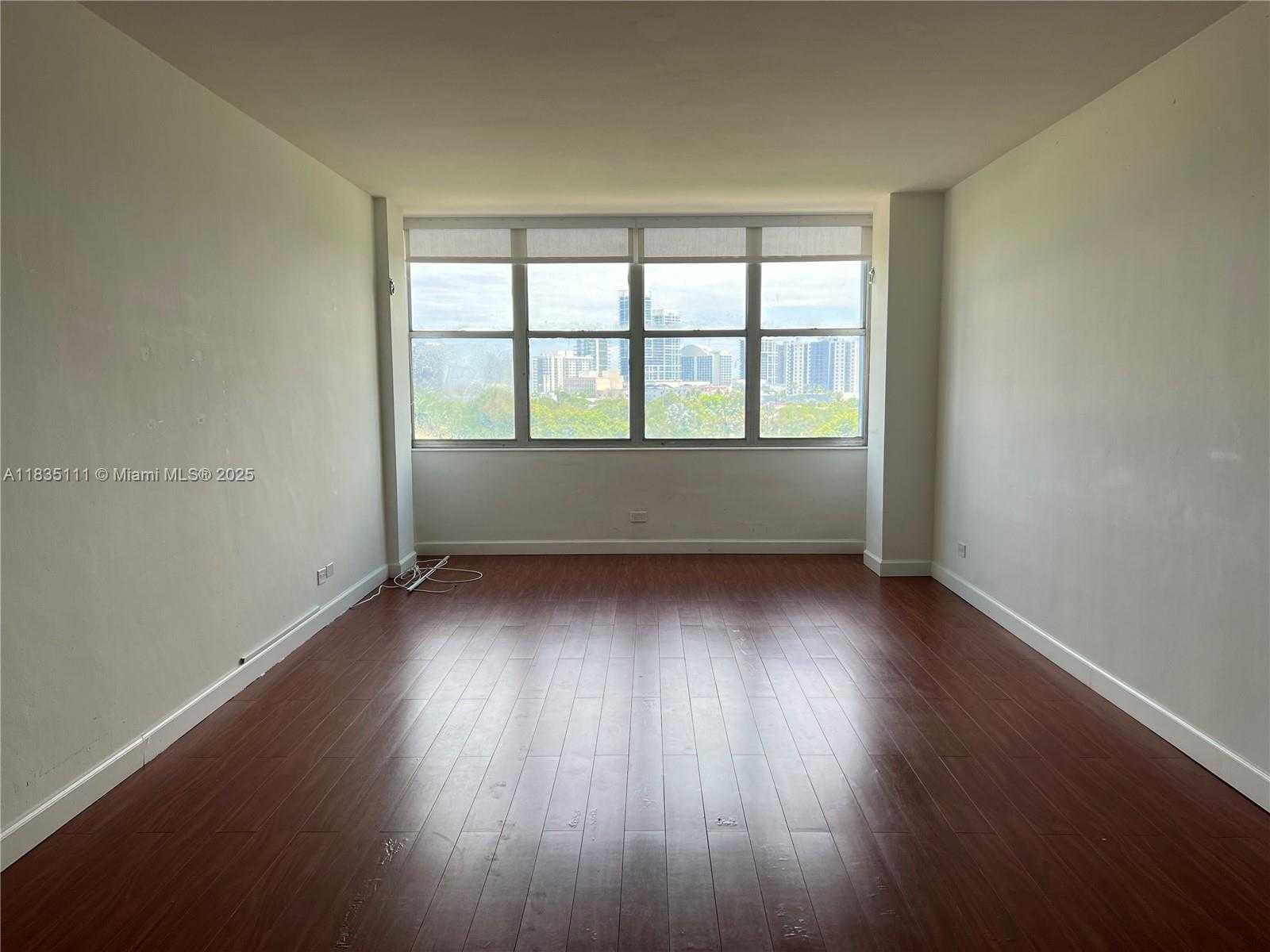 Small Image of 7441 WAYNE AVE #6Q, Miami Beach Number 11