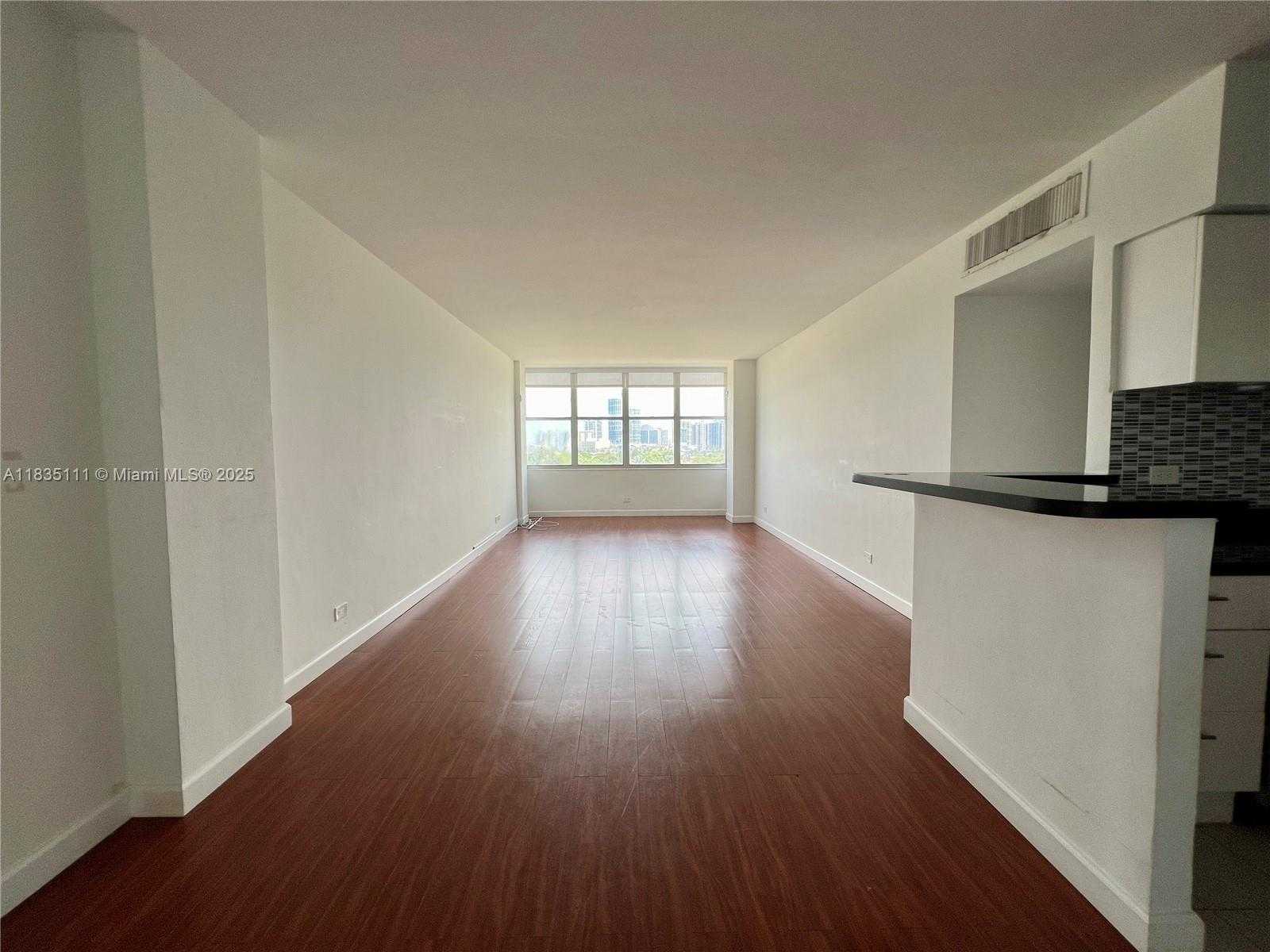 Small Image of 7441 WAYNE AVE #6Q, Miami Beach Number 3