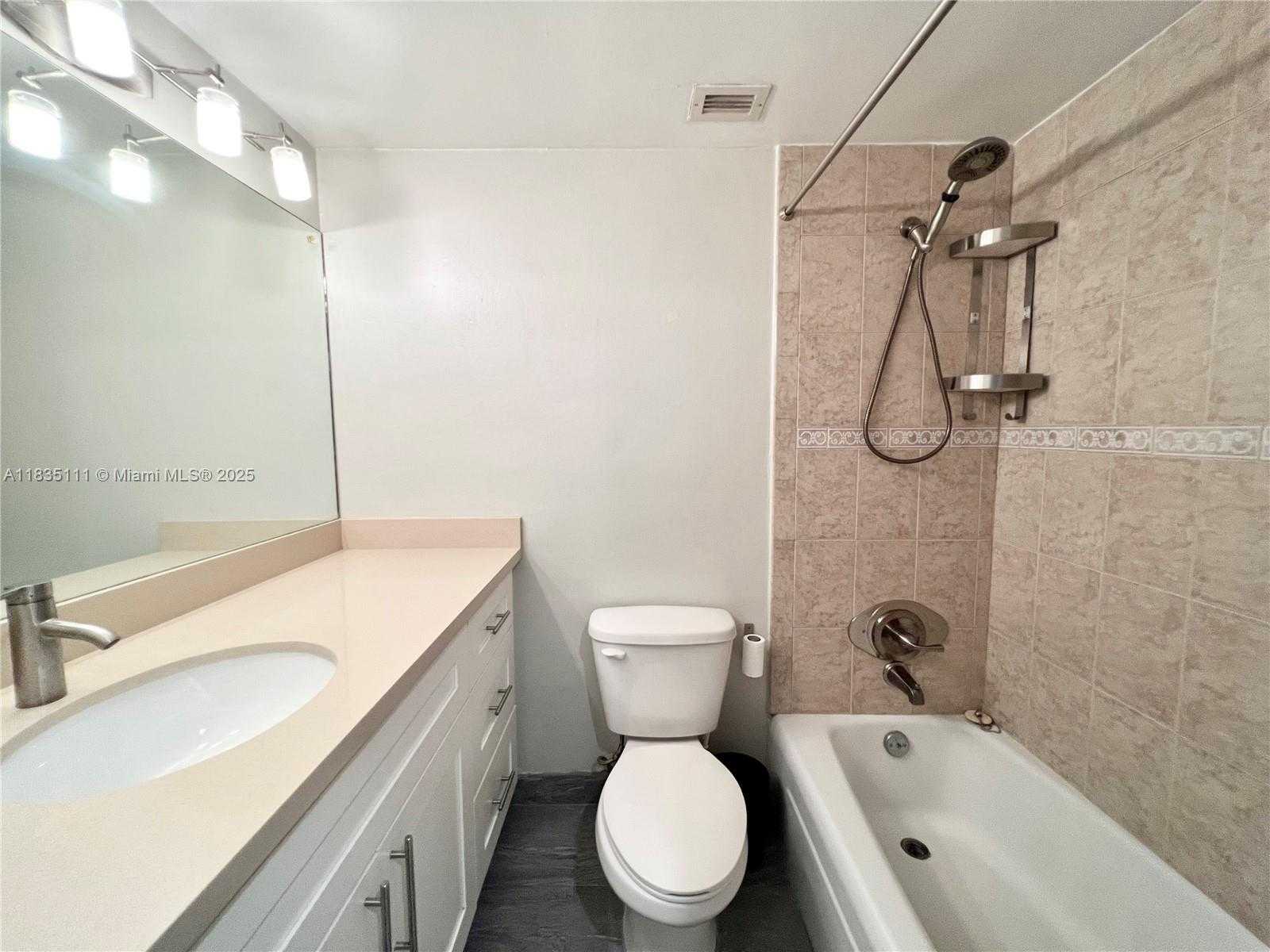 Small Image of 7441 WAYNE AVE #6Q, Miami Beach Number 4