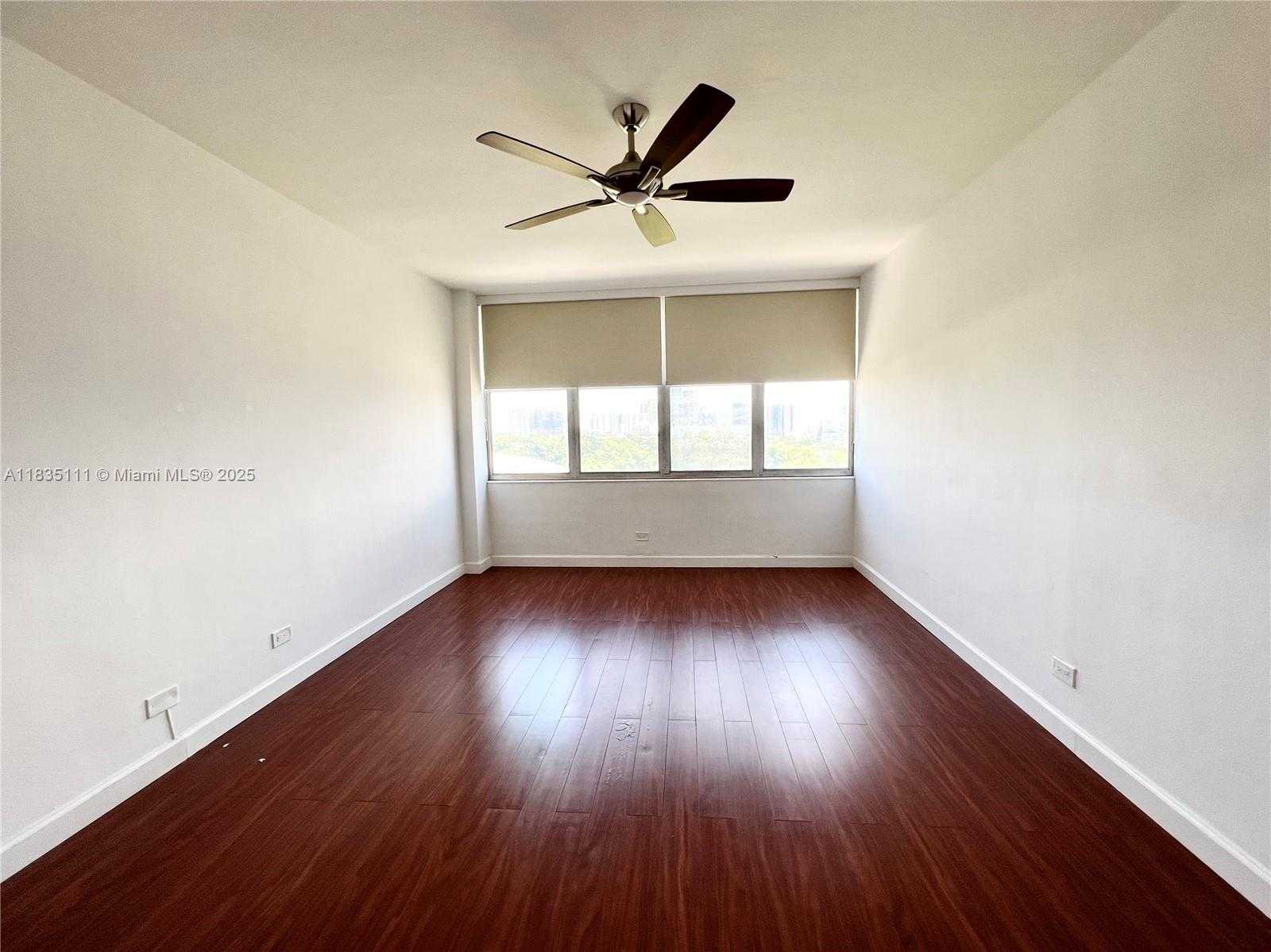 Small Image of 7441 WAYNE AVE #6Q, Miami Beach Number 5