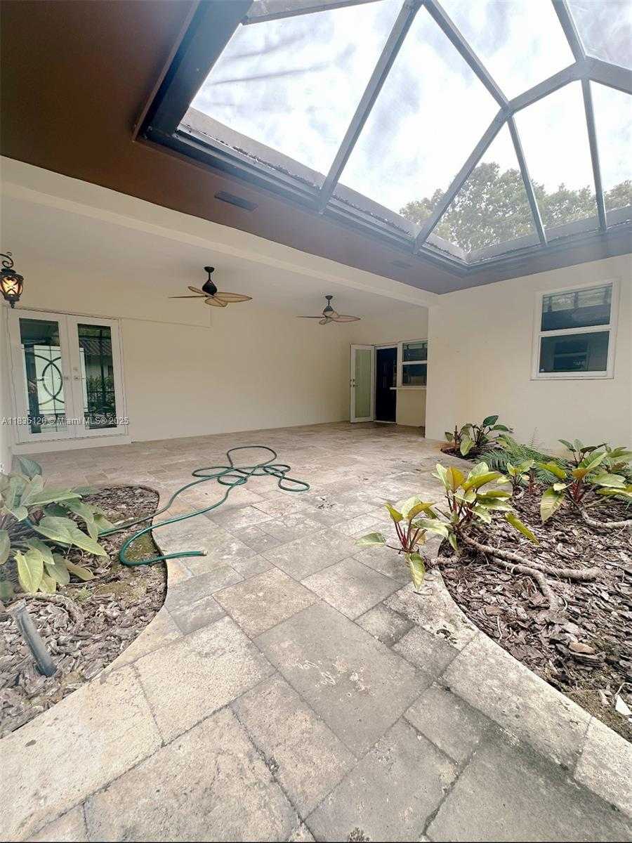 Small Image of 800 VALENCIA AVE #‘, Coral Gables Number 12
