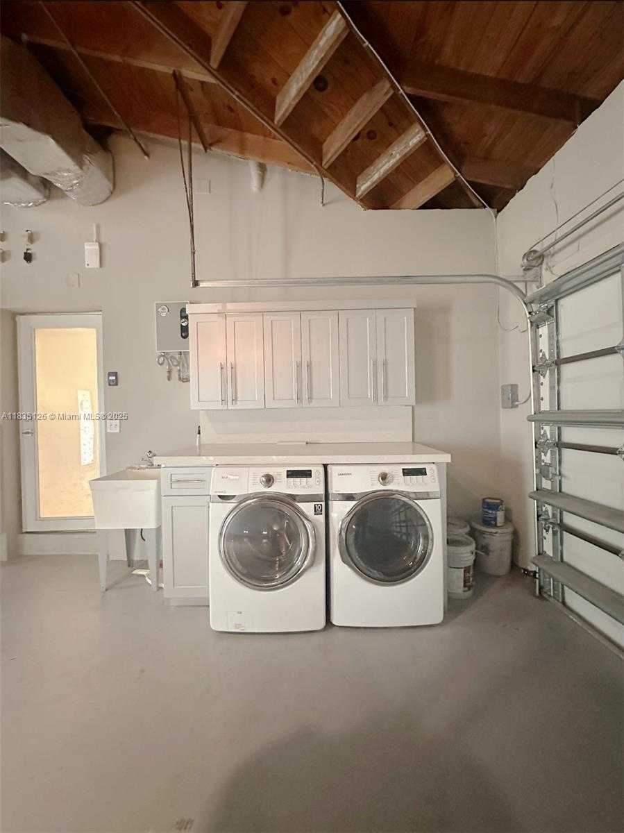 Small Image of 800 VALENCIA AVE #‘, Coral Gables Number 14