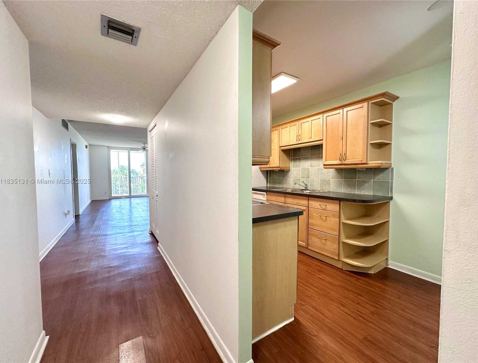 Small Image of 250 JACARANDA DR #507, Plantation Number 12