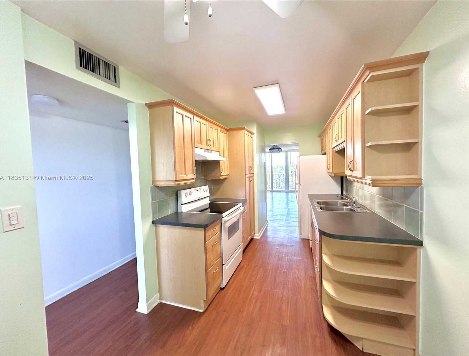 Small Image of 250 JACARANDA DR #507, Plantation Number 13