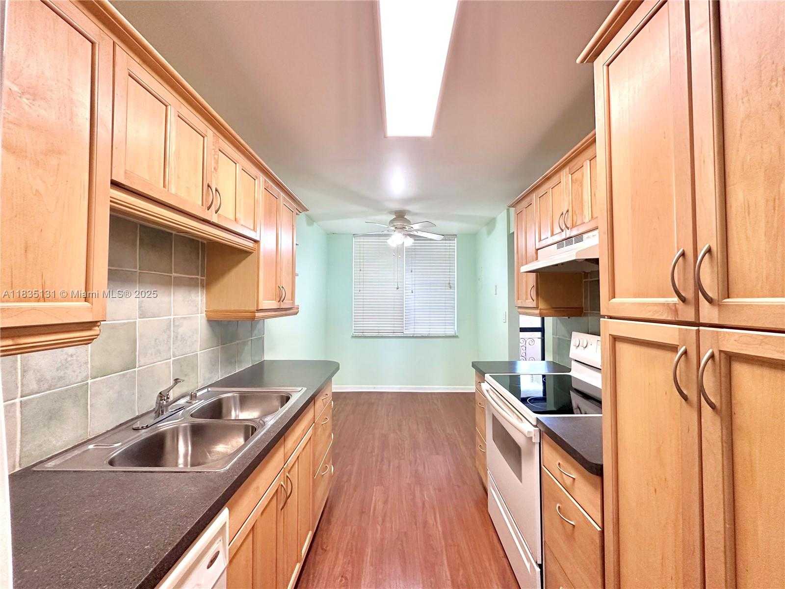 Small Image of 250 JACARANDA DR #507, Plantation Number 14