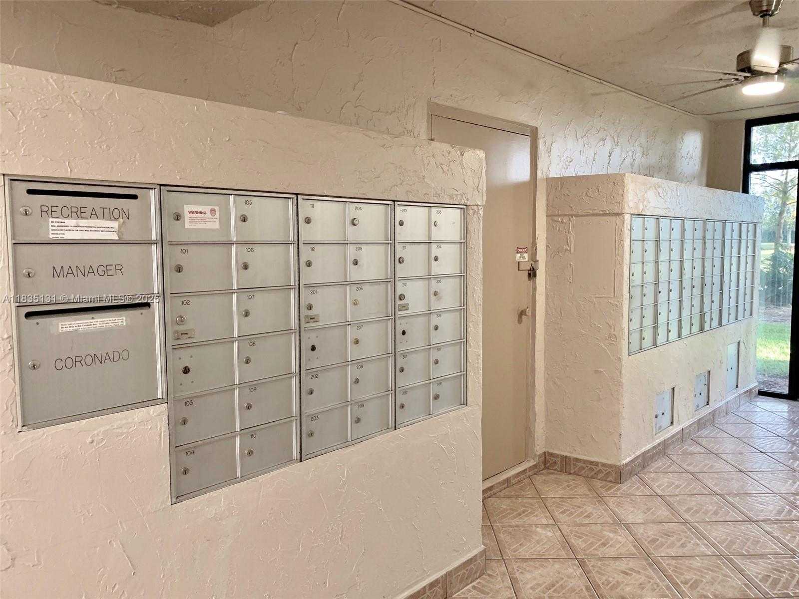 Small Image of 250 JACARANDA DR #507, Plantation Number 24