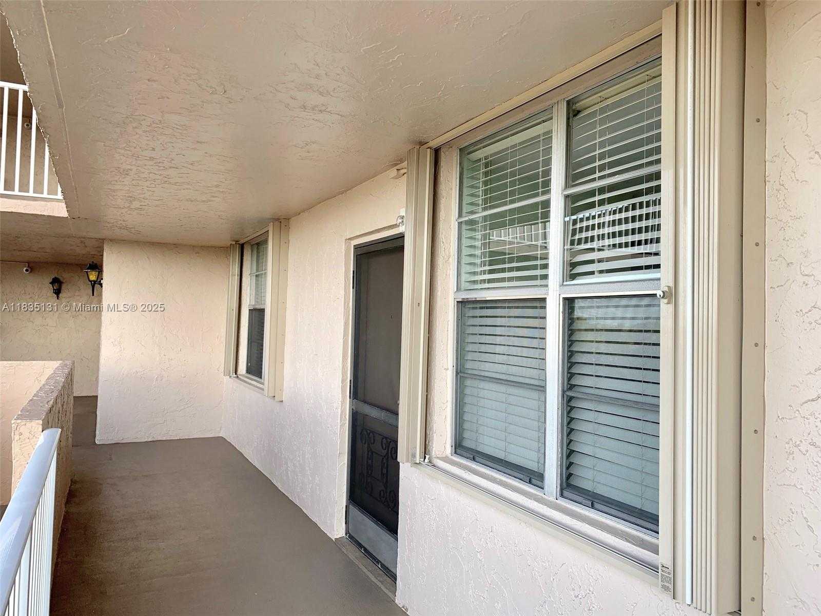 Small Image of 250 JACARANDA DR #507, Plantation Number 3