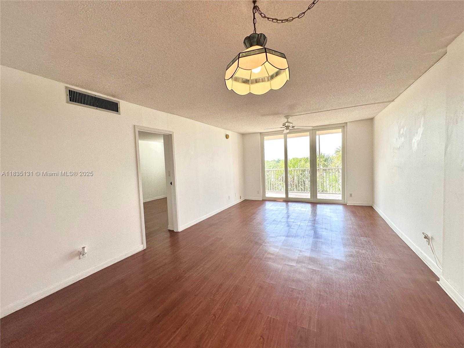 Small Image of 250 JACARANDA DR #507, Plantation Number 6