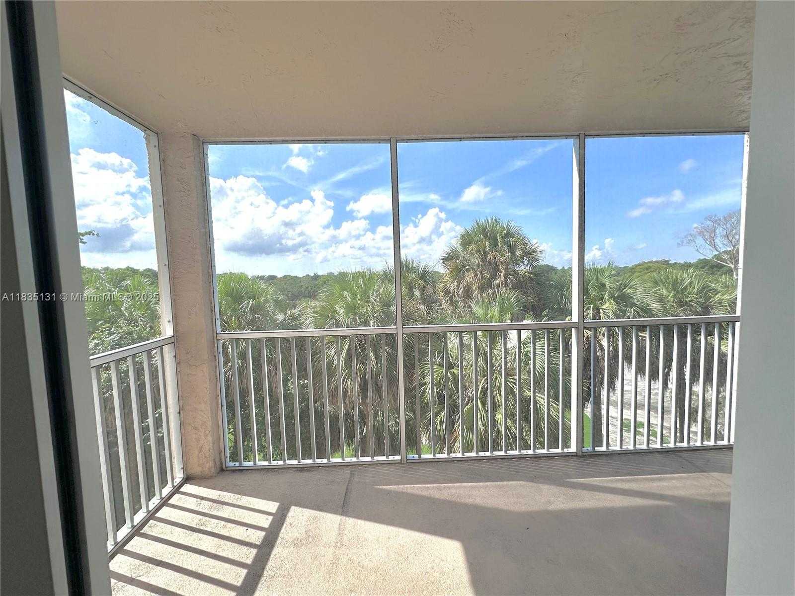 Small Image of 250 JACARANDA DR #507, Plantation Number 7
