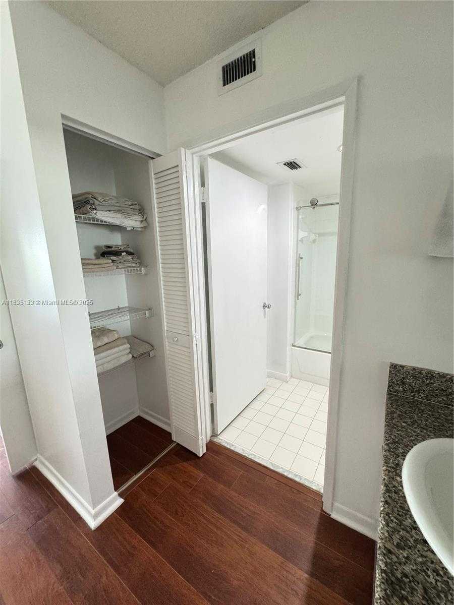 Small Image of 19501 EAST COUNTRY CLUB DR #9602, Aventura Number 27