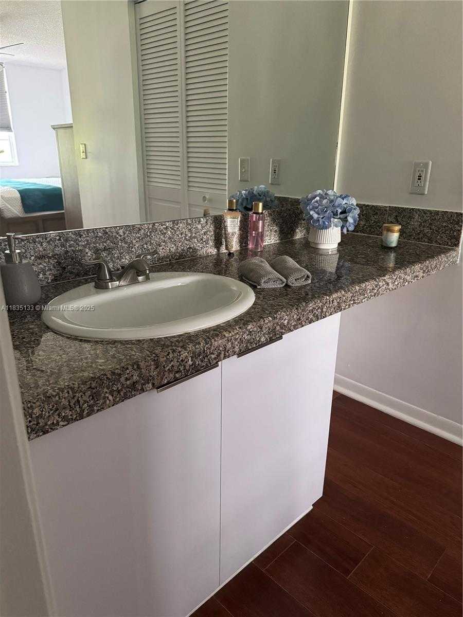 Small Image of 19501 EAST COUNTRY CLUB DR #9602, Aventura Number 33