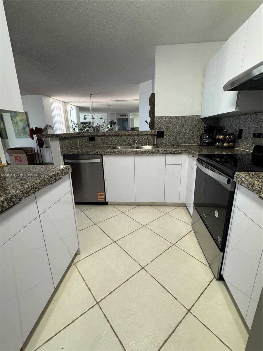 Small Image of 19501 EAST COUNTRY CLUB DR #9602, Aventura Number 44
