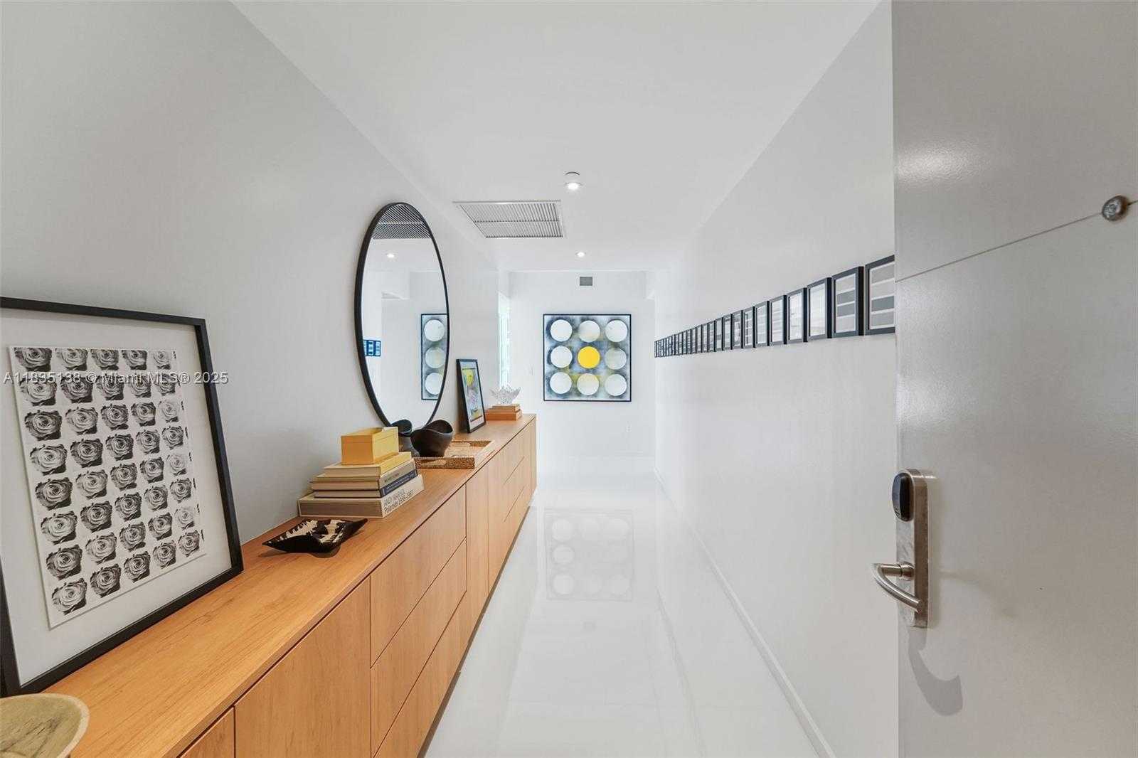 Small Image of 6799 COLLINS AVE #1505, Miami Beach Number 2