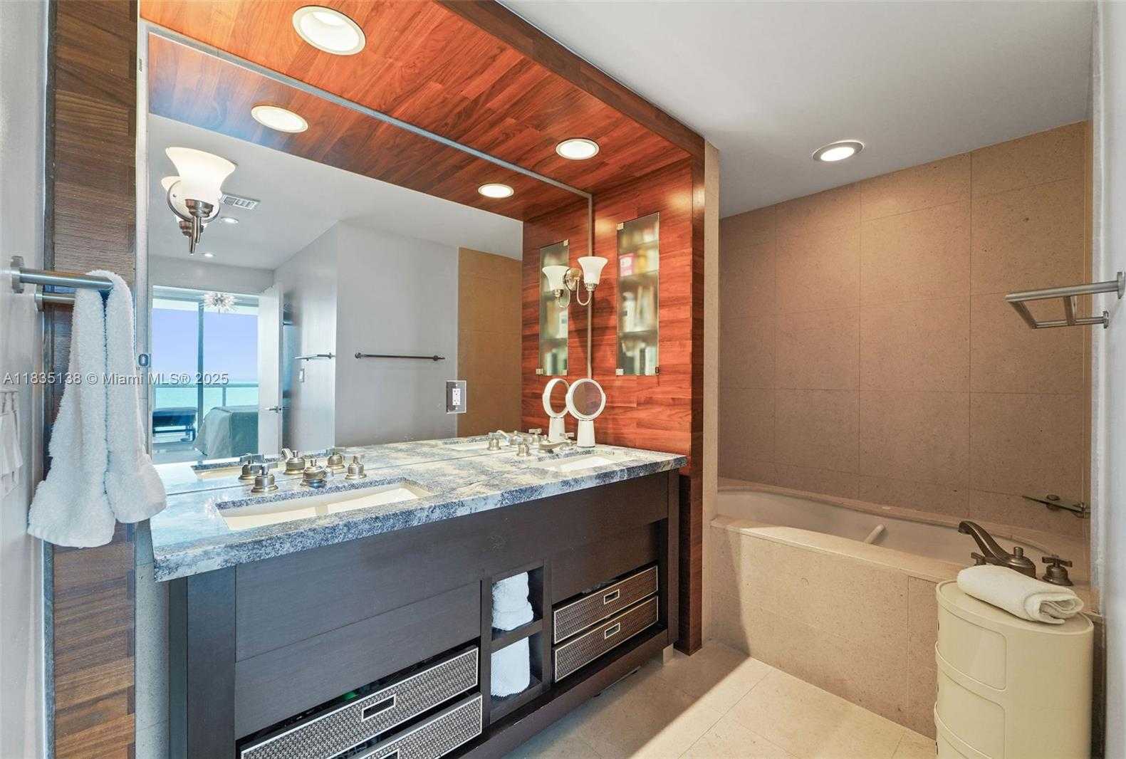 Small Image of 6799 COLLINS AVE #1505, Miami Beach Number 23