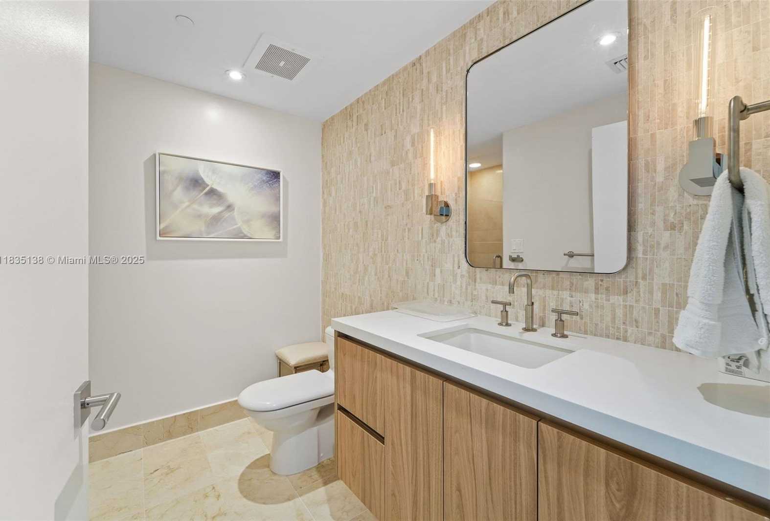 Small Image of 6799 COLLINS AVE #1505, Miami Beach Number 29