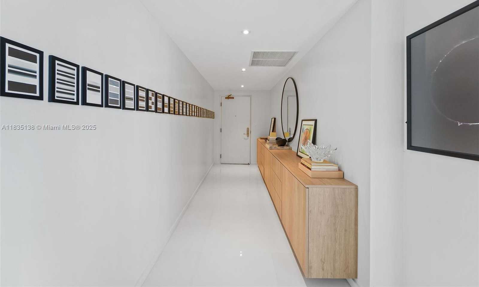 Small Image of 6799 COLLINS AVE #1505, Miami Beach Number 3