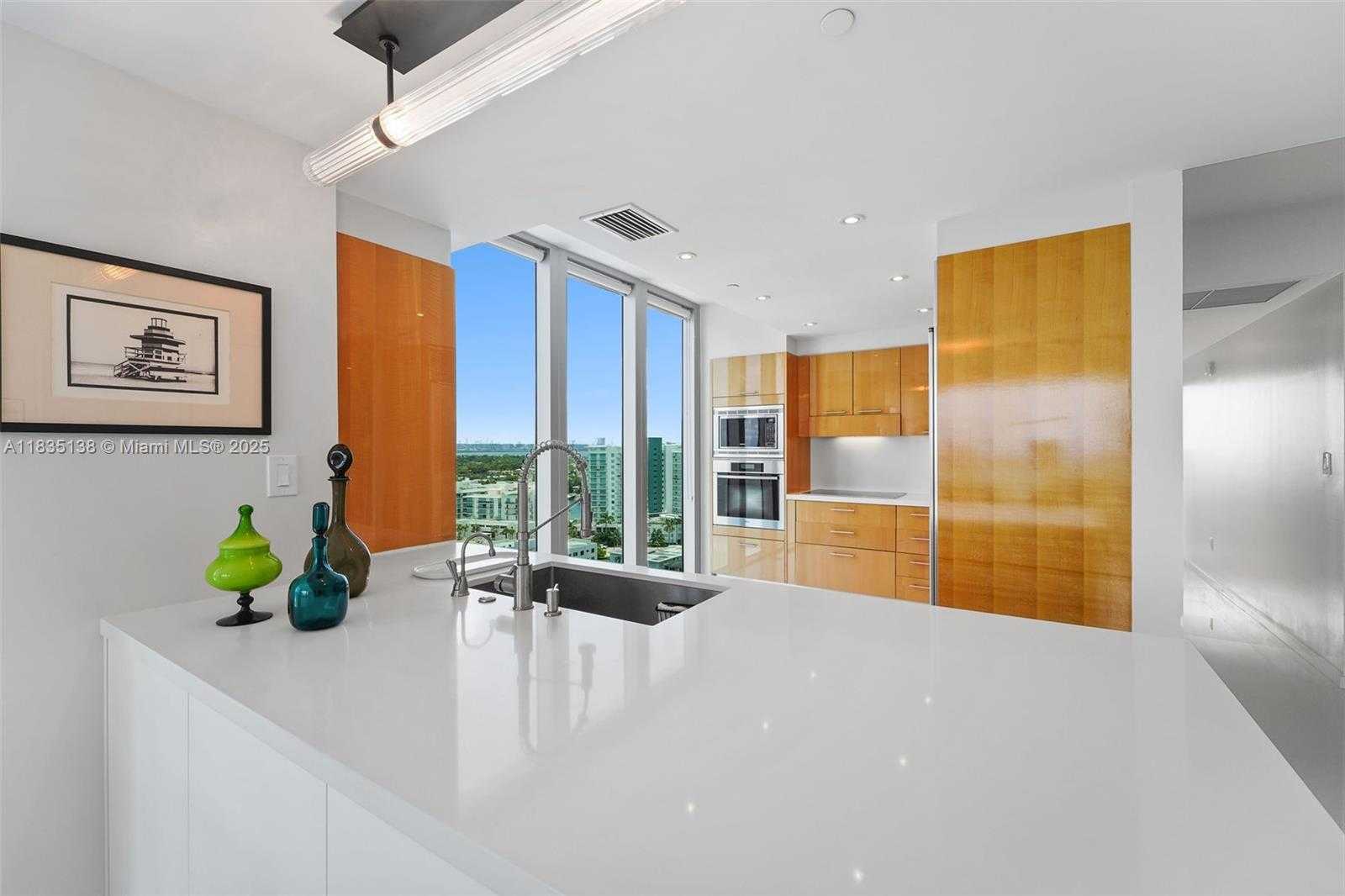 Small Image of 6799 COLLINS AVE #1505, Miami Beach Number 7