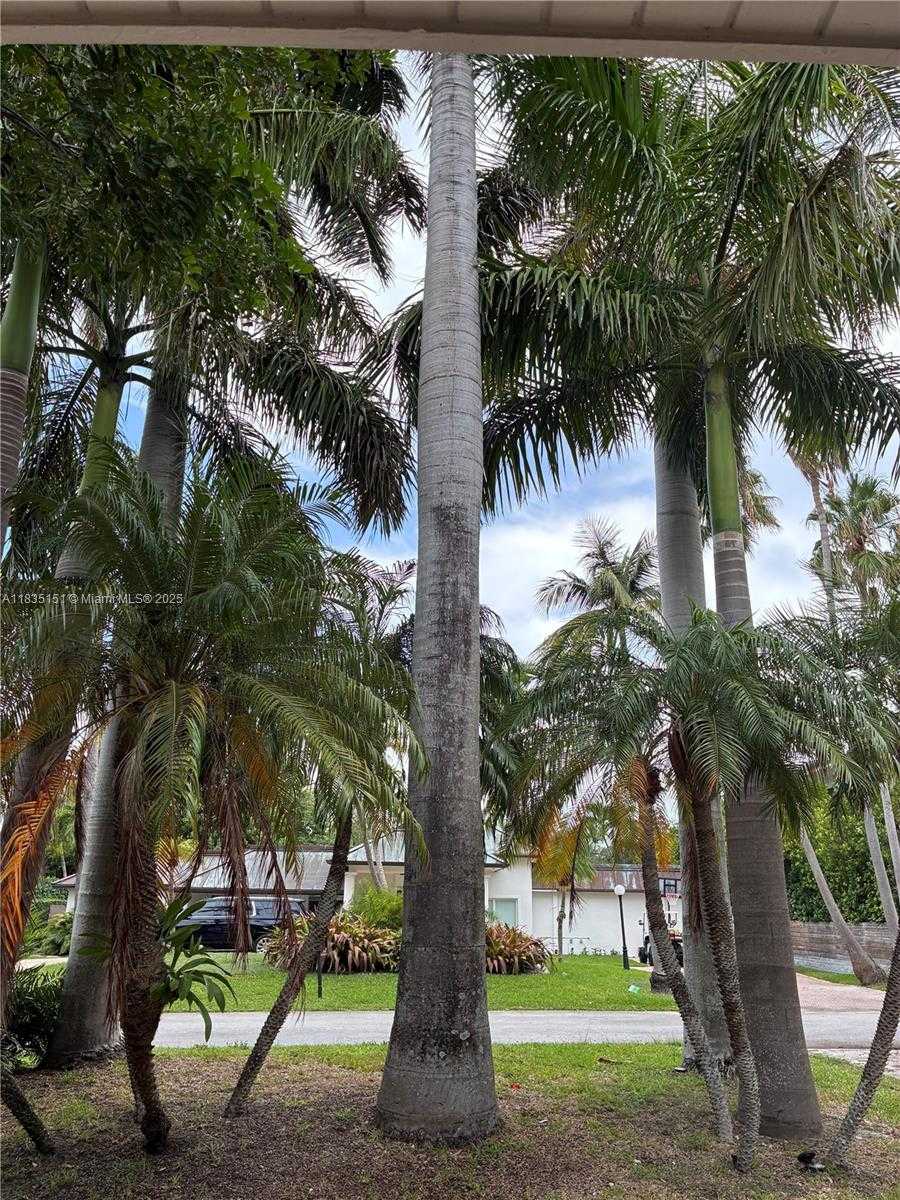 Small Image of Key Biscayne Number 23