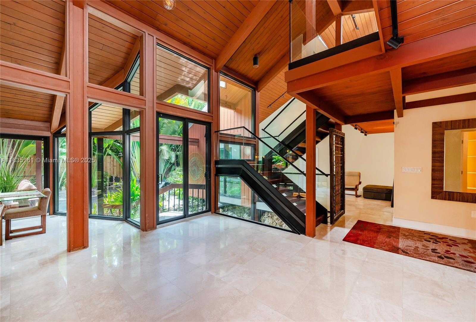 Small Image of 3400 POINCIANA AVE, Miami Number 12