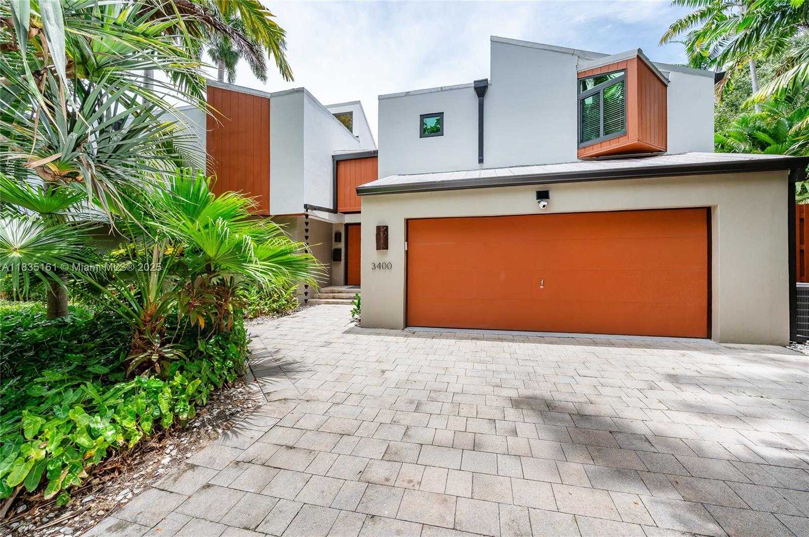 Small Image of 3400 POINCIANA AVE, Miami Number 2