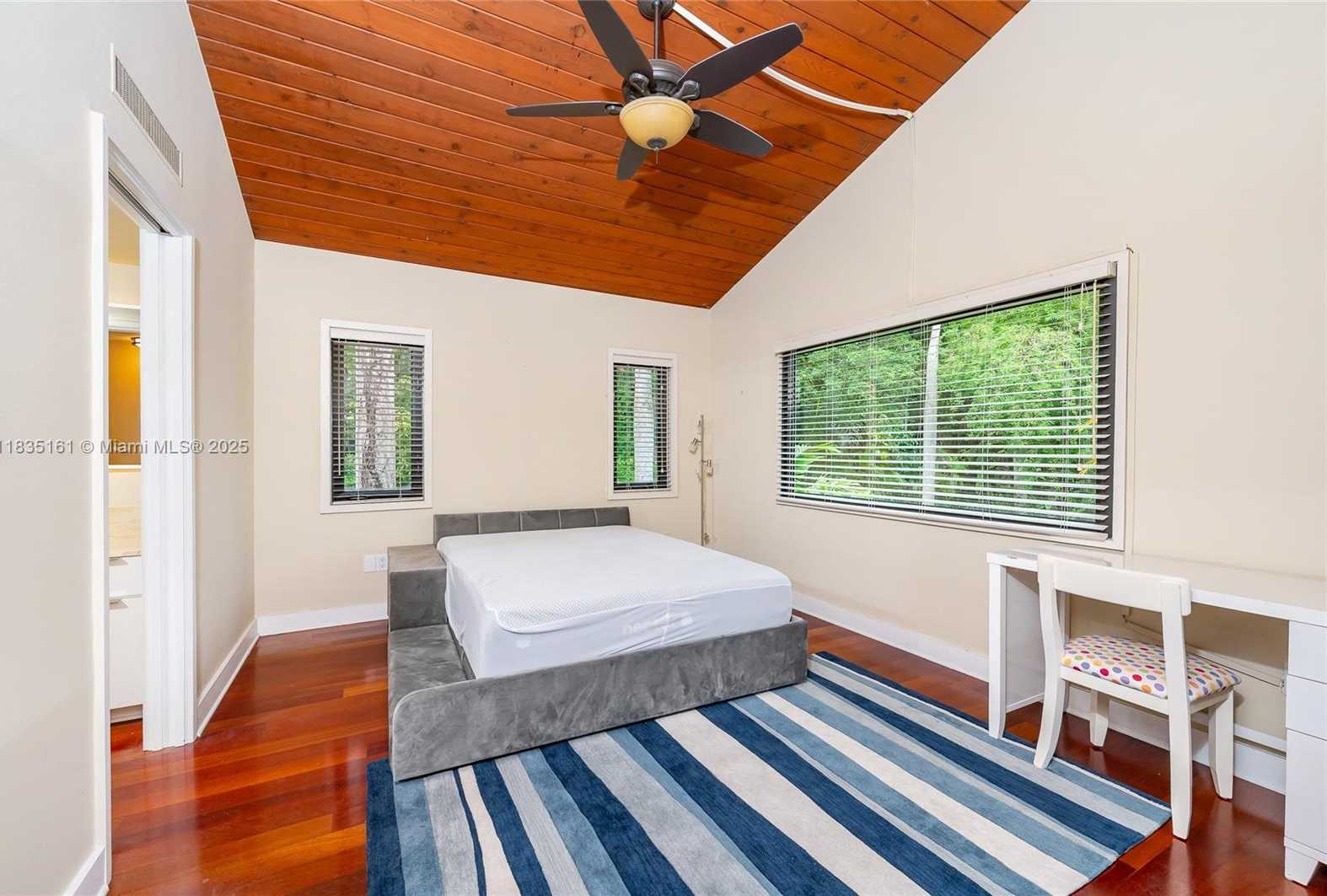 Small Image of 3400 POINCIANA AVE, Miami Number 26