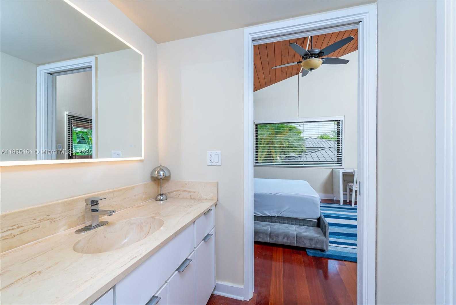 Small Image of 3400 POINCIANA AVE, Miami Number 30