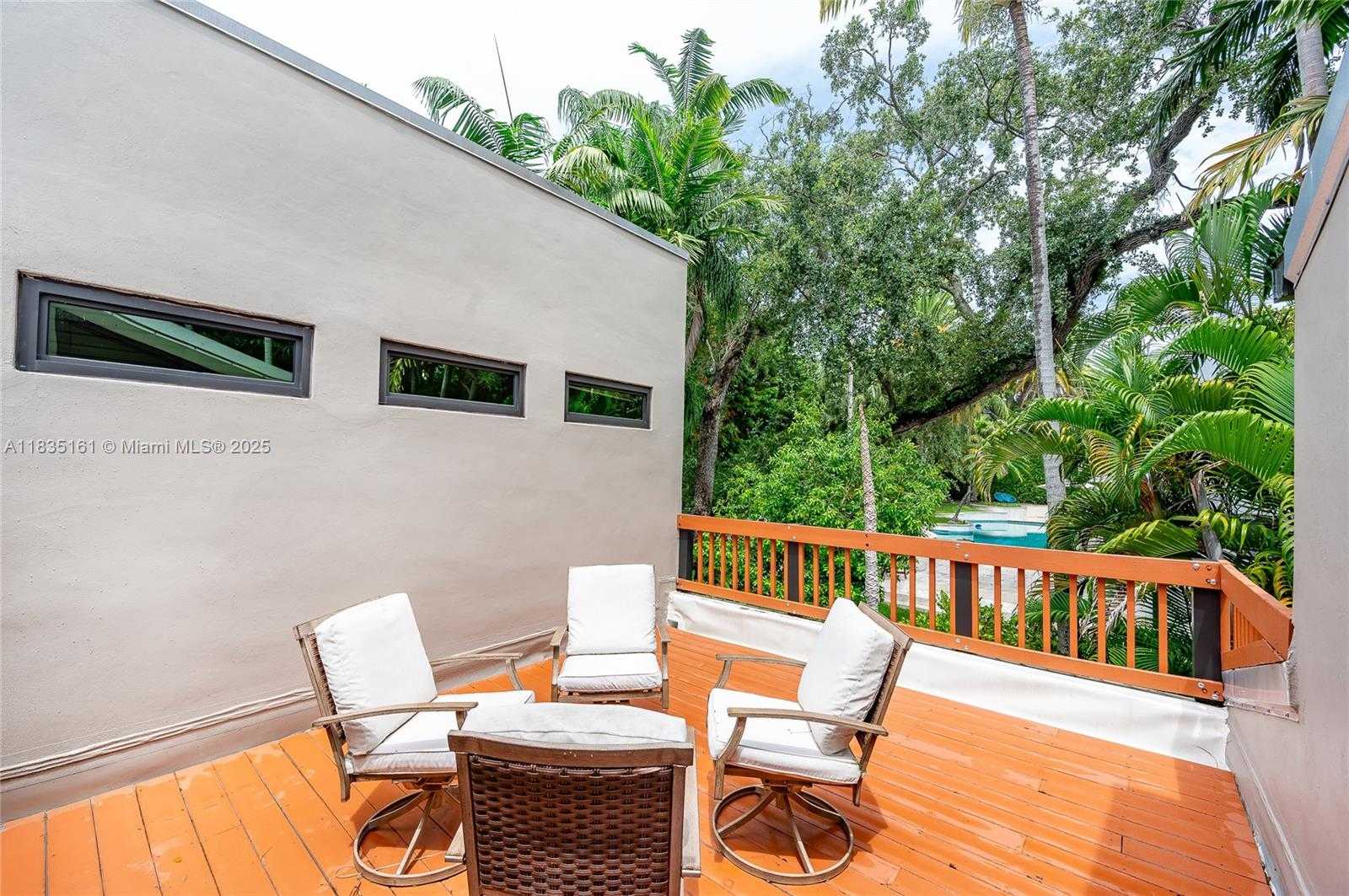 Small Image of 3400 POINCIANA AVE, Miami Number 36