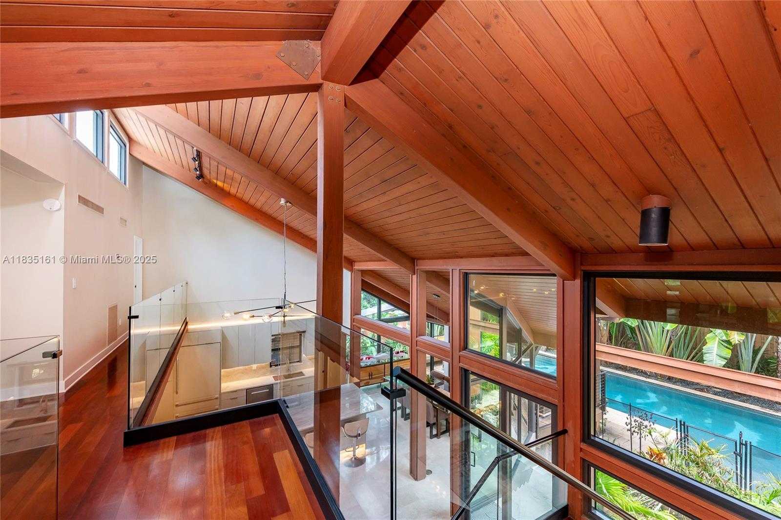 Small Image of 3400 POINCIANA AVE, Miami Number 39