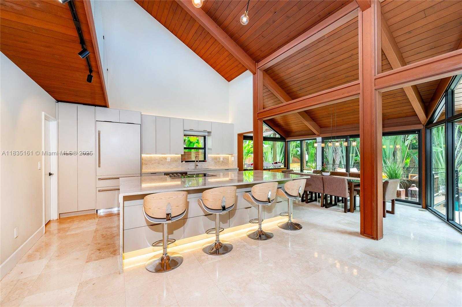 Small Image of 3400 POINCIANA AVE, Miami Number 4