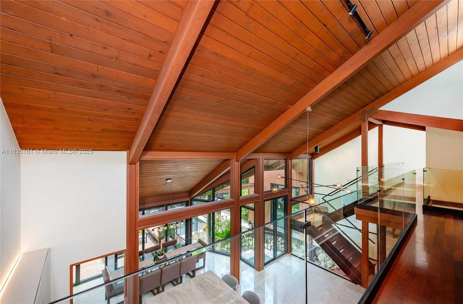 Small Image of 3400 POINCIANA AVE, Miami Number 41