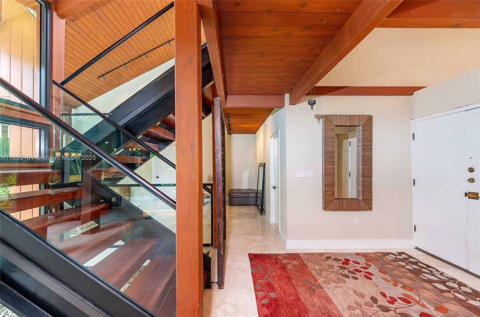 Small Image of 3400 POINCIANA AVE, Miami Number 43