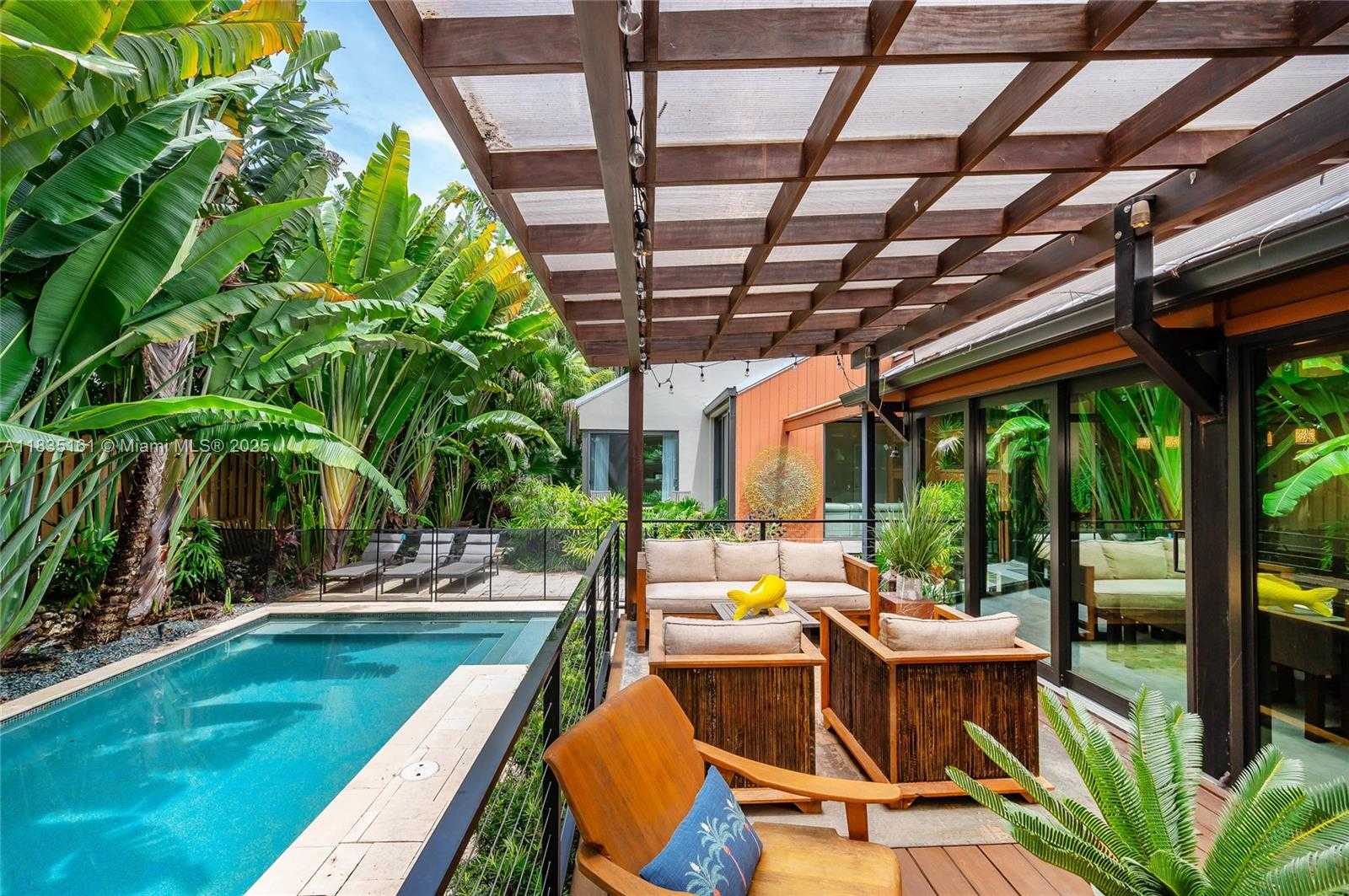 Small Image of 3400 POINCIANA AVE, Miami Number 48