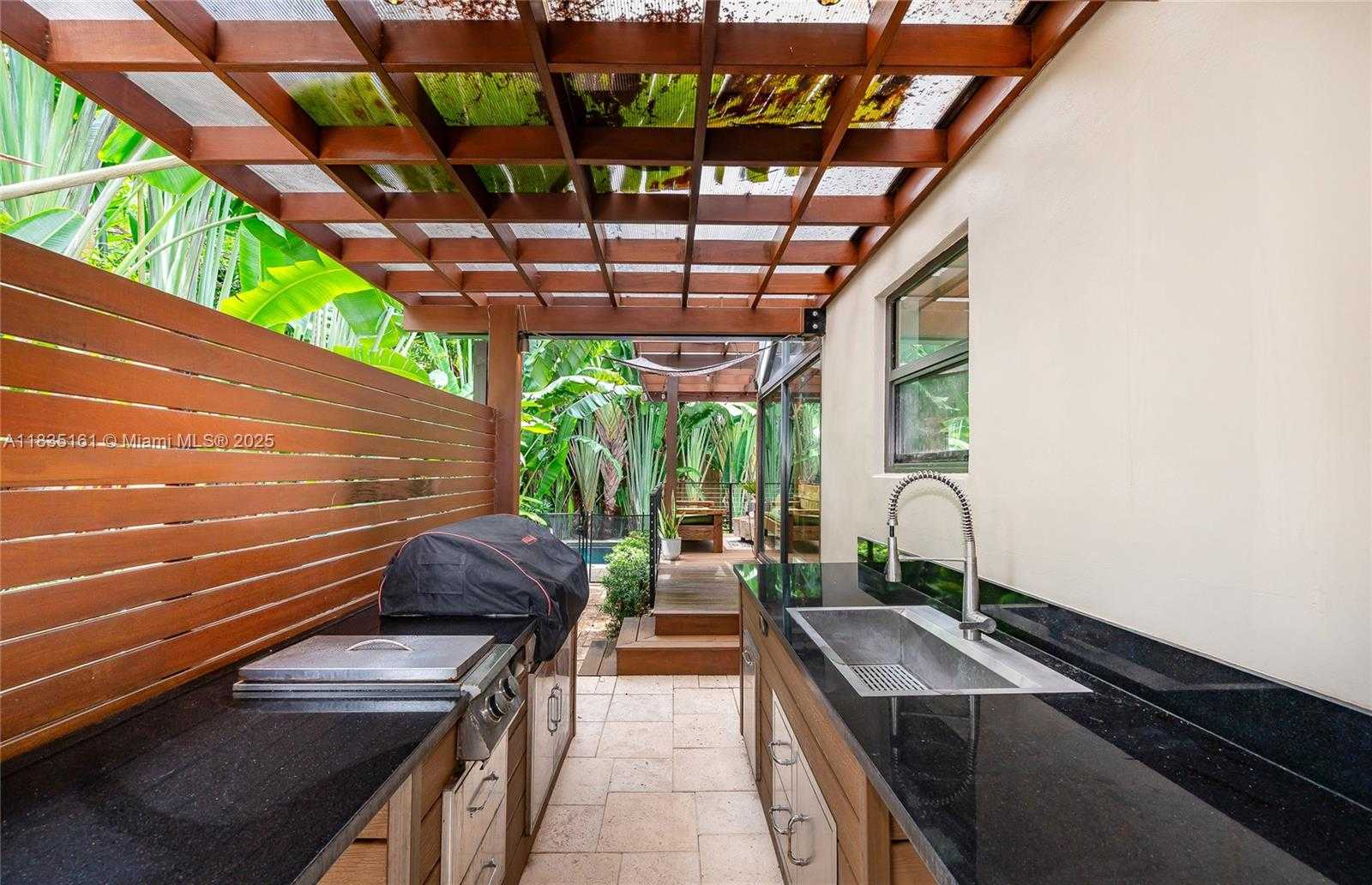 Small Image of 3400 POINCIANA AVE, Miami Number 49