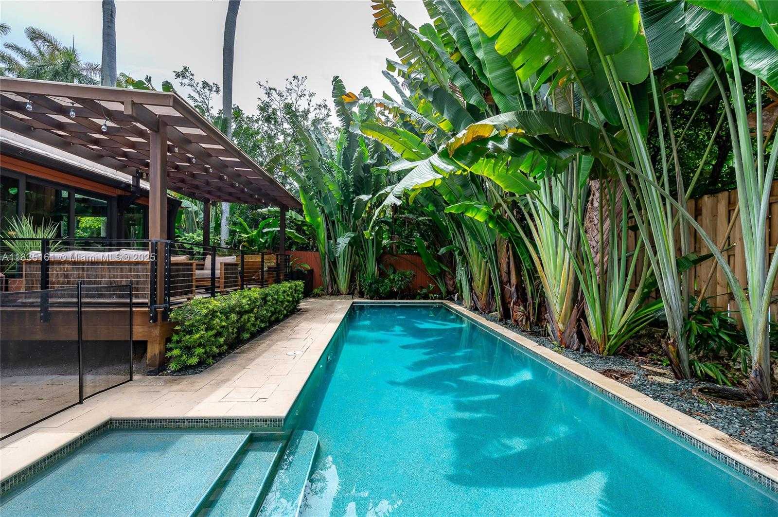Small Image of 3400 POINCIANA AVE, Miami Number 54