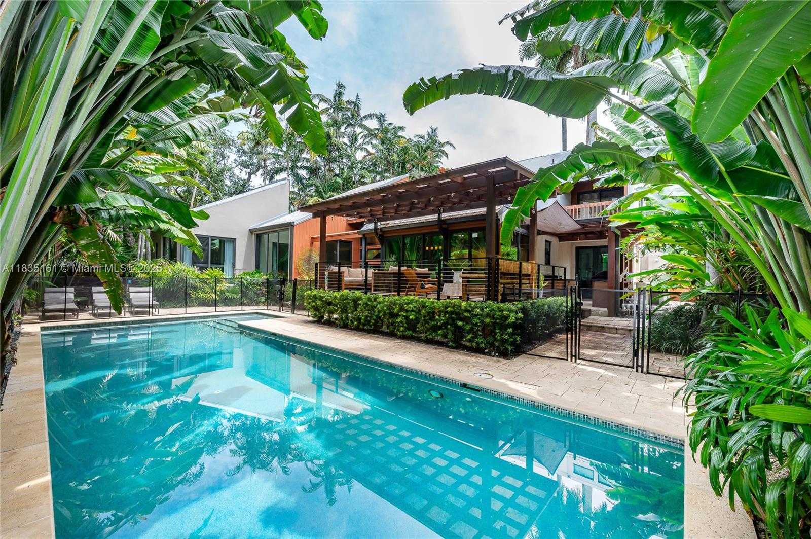 Small Image of 3400 POINCIANA AVE, Miami Number 58