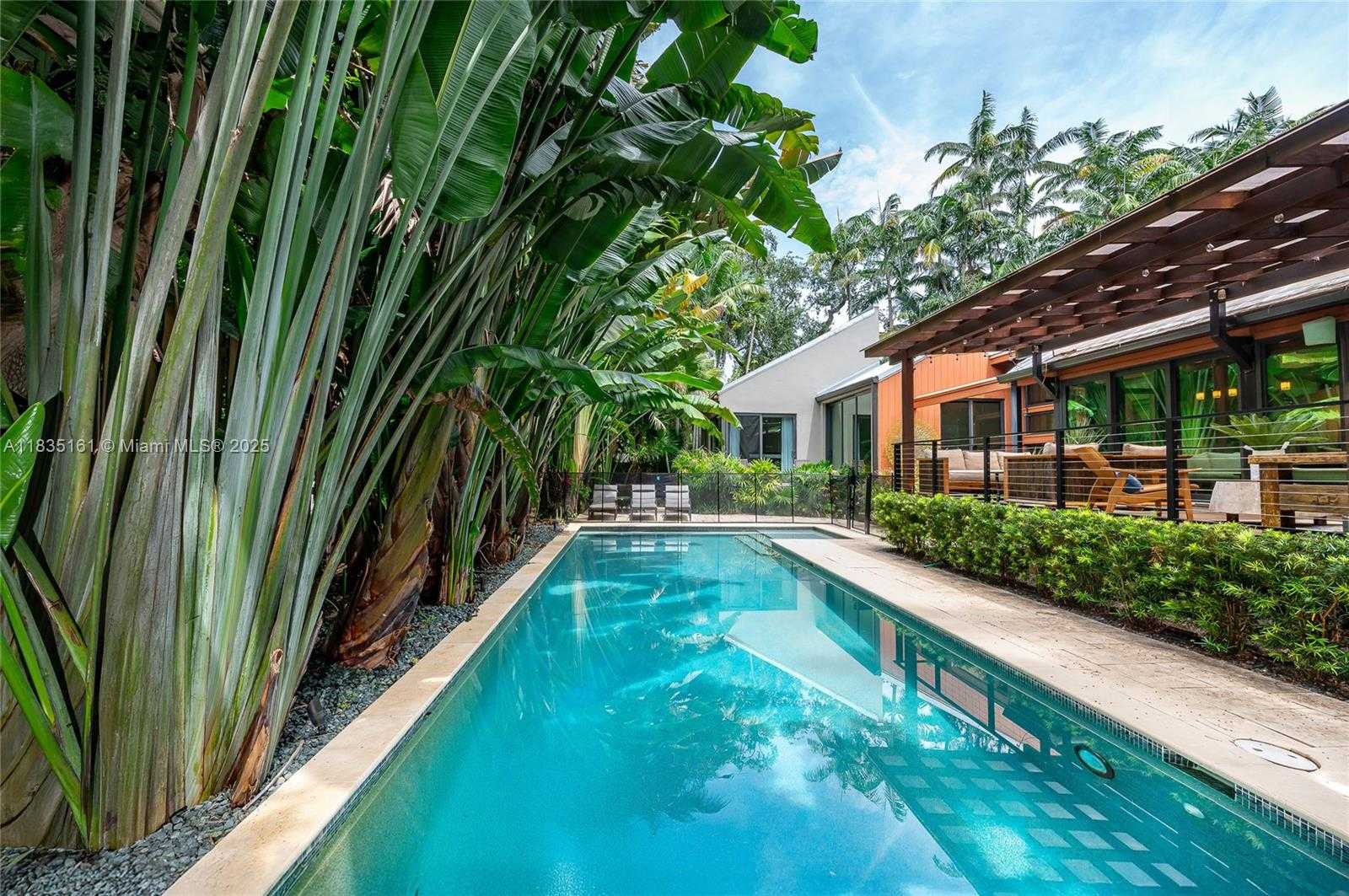 Small Image of 3400 POINCIANA AVE, Miami Number 60