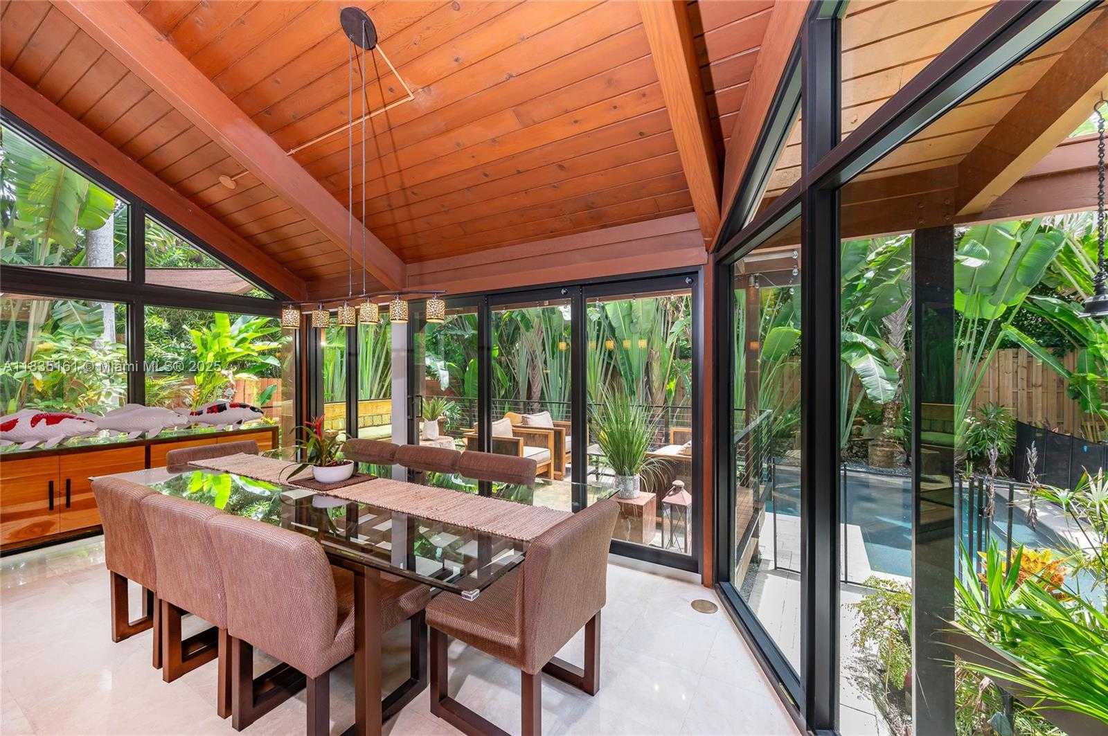 Small Image of 3400 POINCIANA AVE, Miami Number 8