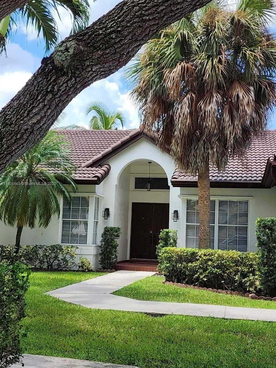 Small Image of 19640 NORTH WEST 87TH PL #19640, Hialeah Number 2